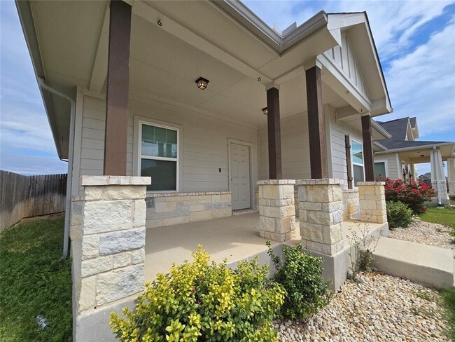 Building Photo - 511 Pulitzer Dr