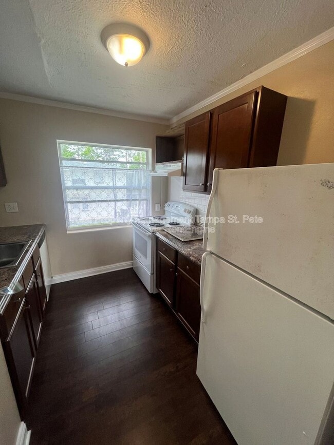 Building Photo - 6900 Miami Dr