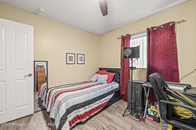 Building Photo - 4052 Montano Ave