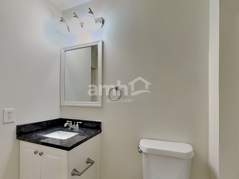 Building Photo - 2738 Springstone Dr