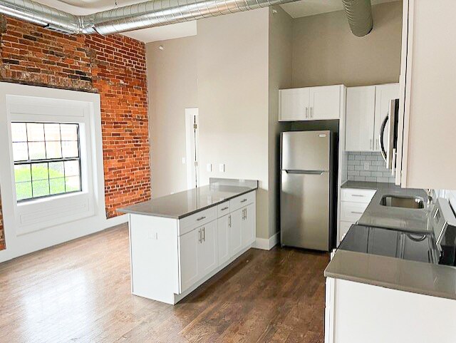 Primary Photo - 1212 Meridian St