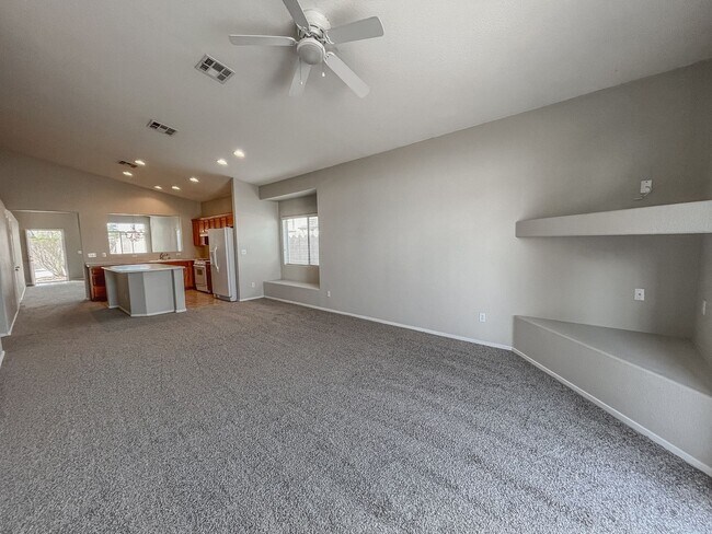 Building Photo - 6552 Playa De Carmen Way