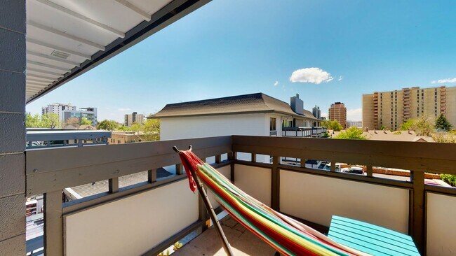 Building Photo - 555 E 10th Ave