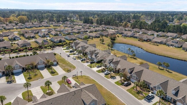 Building Photo - 264 Viareggio Road