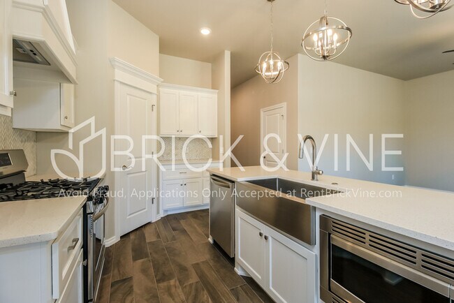 Building Photo - 8509 Stark St