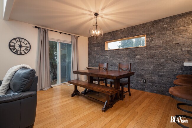 Building Photo - 11050 Solitude Cir