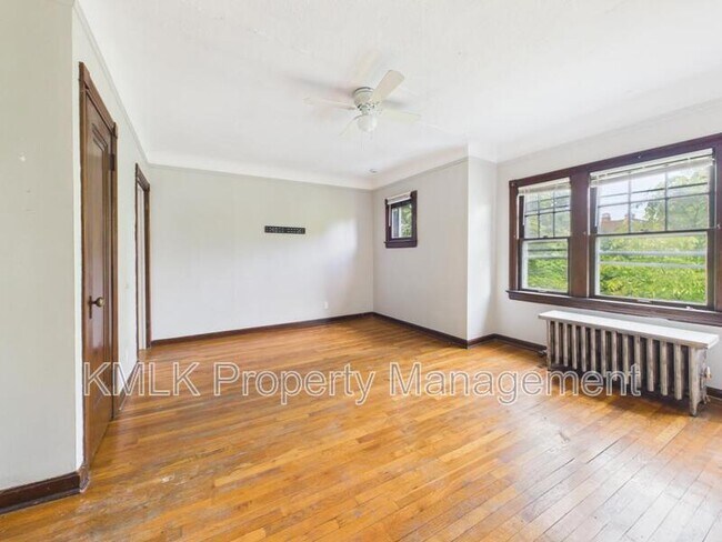 Building Photo - 1346 Kenilworth Ave