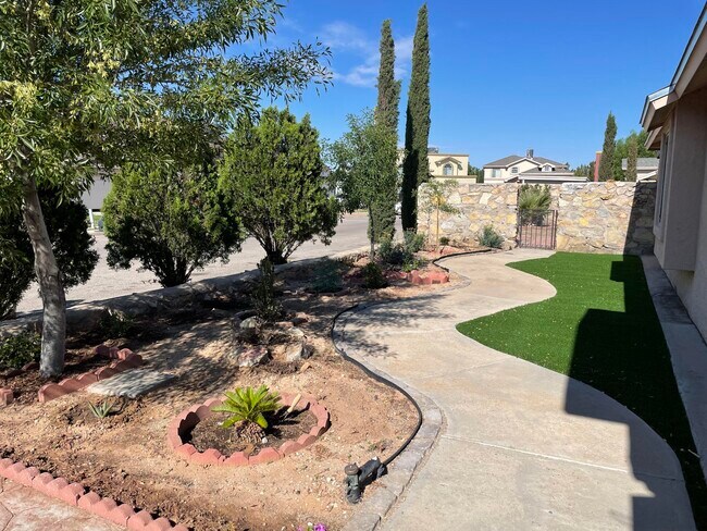 Building Photo - 3057 Manny Aguilera Dr