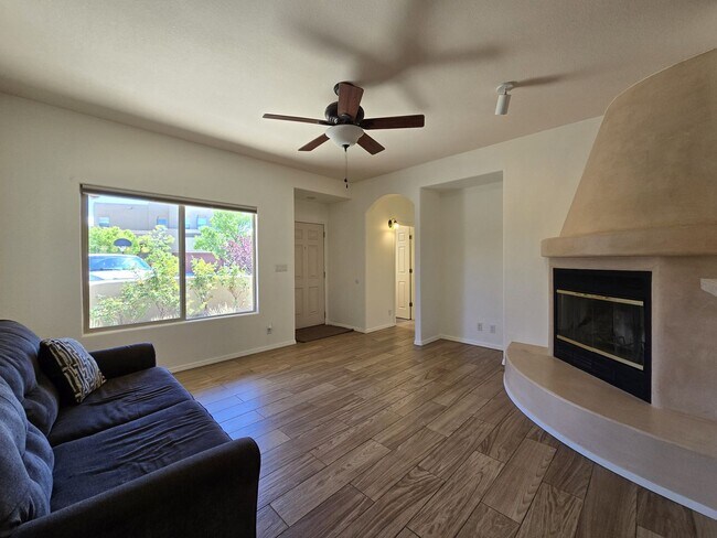 Building Photo - 7112 Calientito Loop