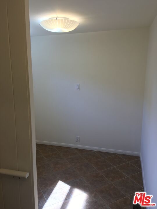 Building Photo - 9052 Elevado Ave