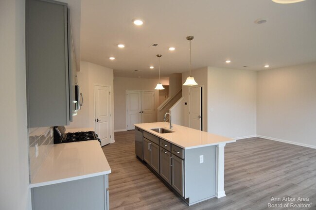 Building Photo - 105 Salt Springs Dr