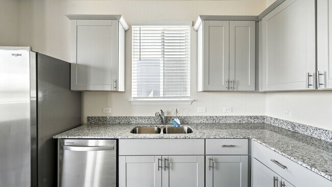 Building Photo - 158 Hazy Glade Dr