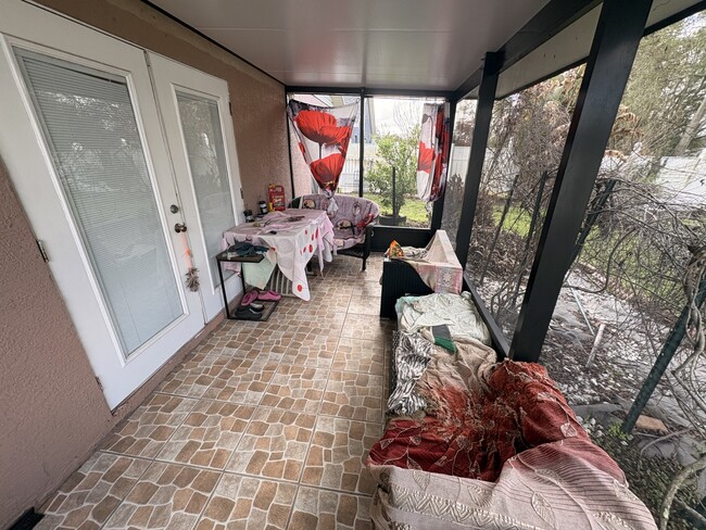 Building Photo - 215 West Blvd