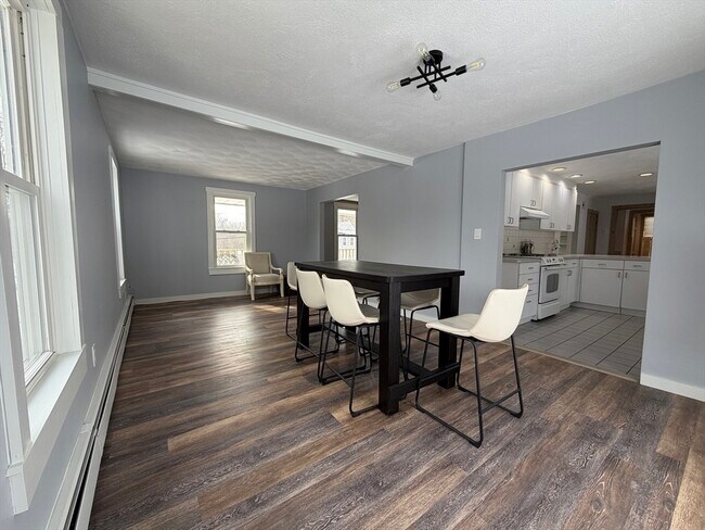 Building Photo - 12 Community Way