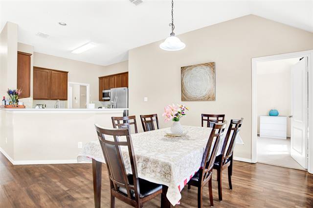 Building Photo - 2744 Cascade Cove Dr