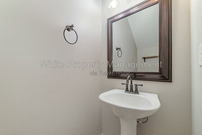 Building Photo - 825 Gentlewinds Ct