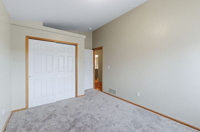 Building Photo - Woodman Hills 4 bdrm rancher