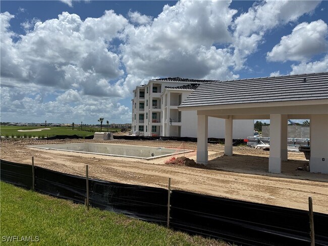 Building Photo - 15285 Grn Acrs Ave