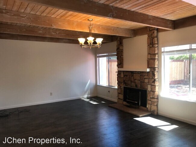 Building Photo - 4 br, 2.5 bath House - 951 Pullman Ct.