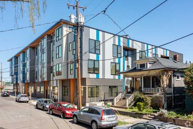 Building Photo - Dean River Apartments
