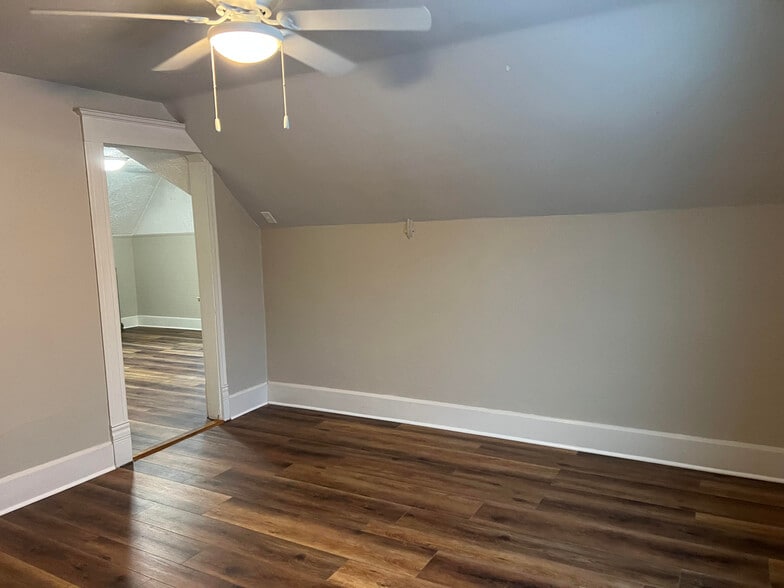 Building Photo - 610 N Wisconsin St