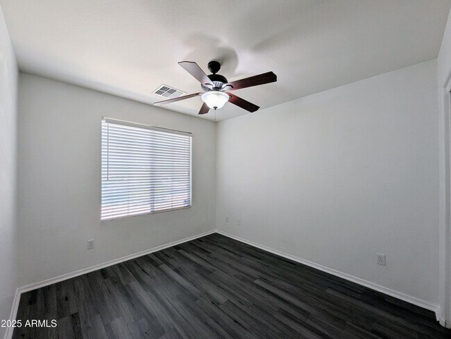 Building Photo - 13959 W Country Gables Dr