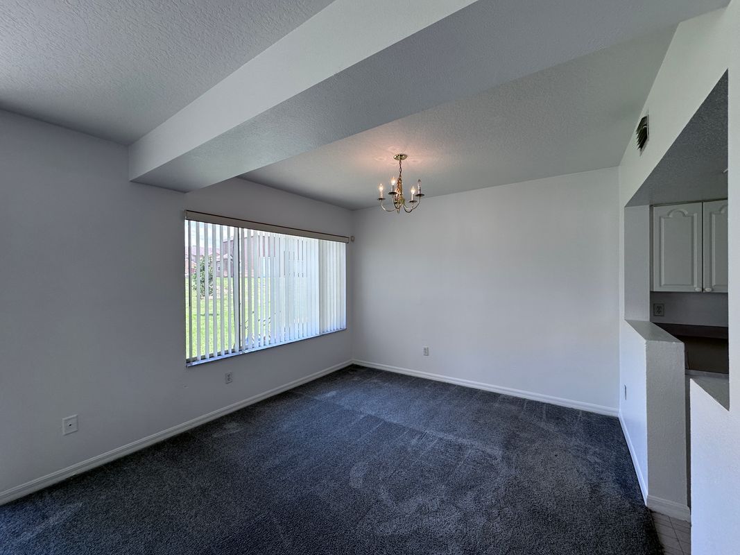 Building Photo - 307 Coconut Palm Way