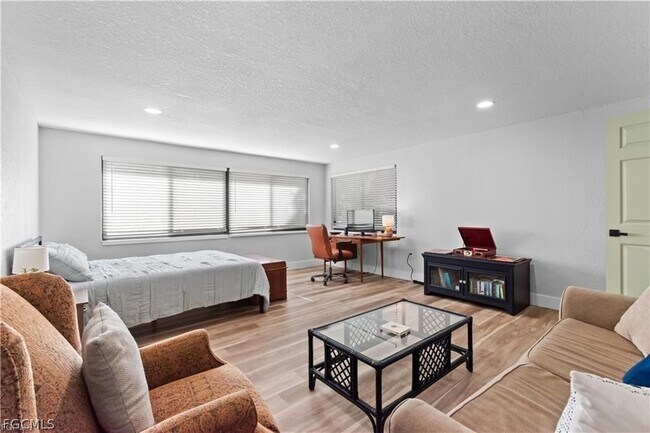 Building Photo - 1373 Morningside Dr