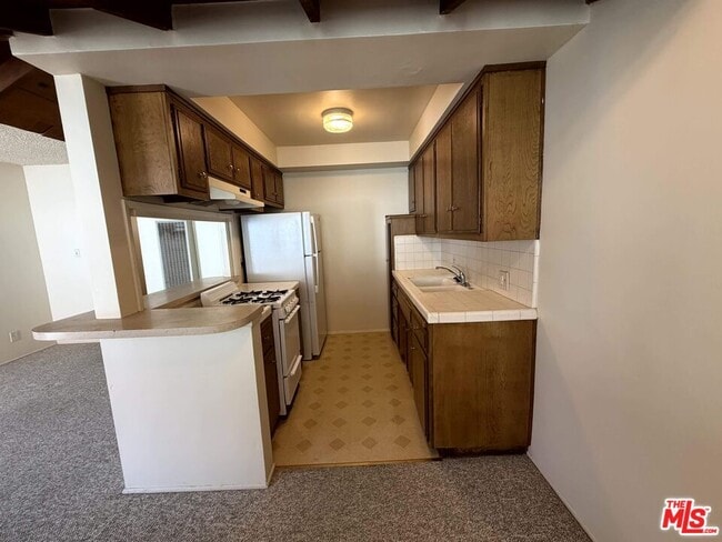 Building Photo - 307 N Curtis Ave