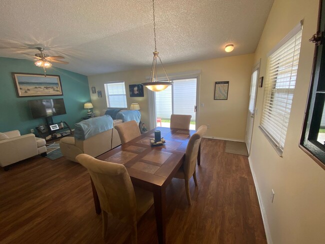 Building Photo - Beautiful SEASONAL, Fully Furnished, turnk...