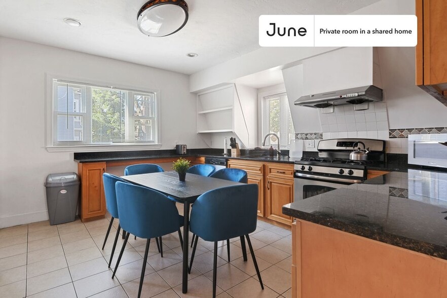 Building Photo - Room in Shared 6 bed/2 bath home in Allston