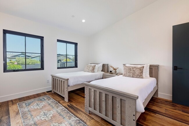 Building Photo - 6711 Wandermere Rd