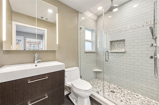 Building Photo - 15739 Fleetwood Oaks Dr