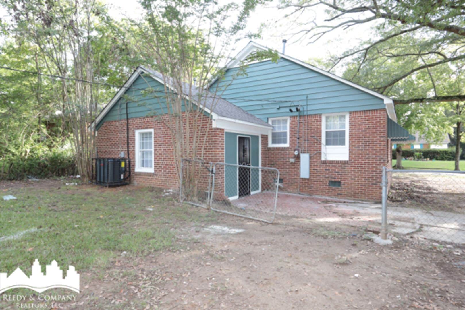 Building Photo - 905 Parkhaven Ln