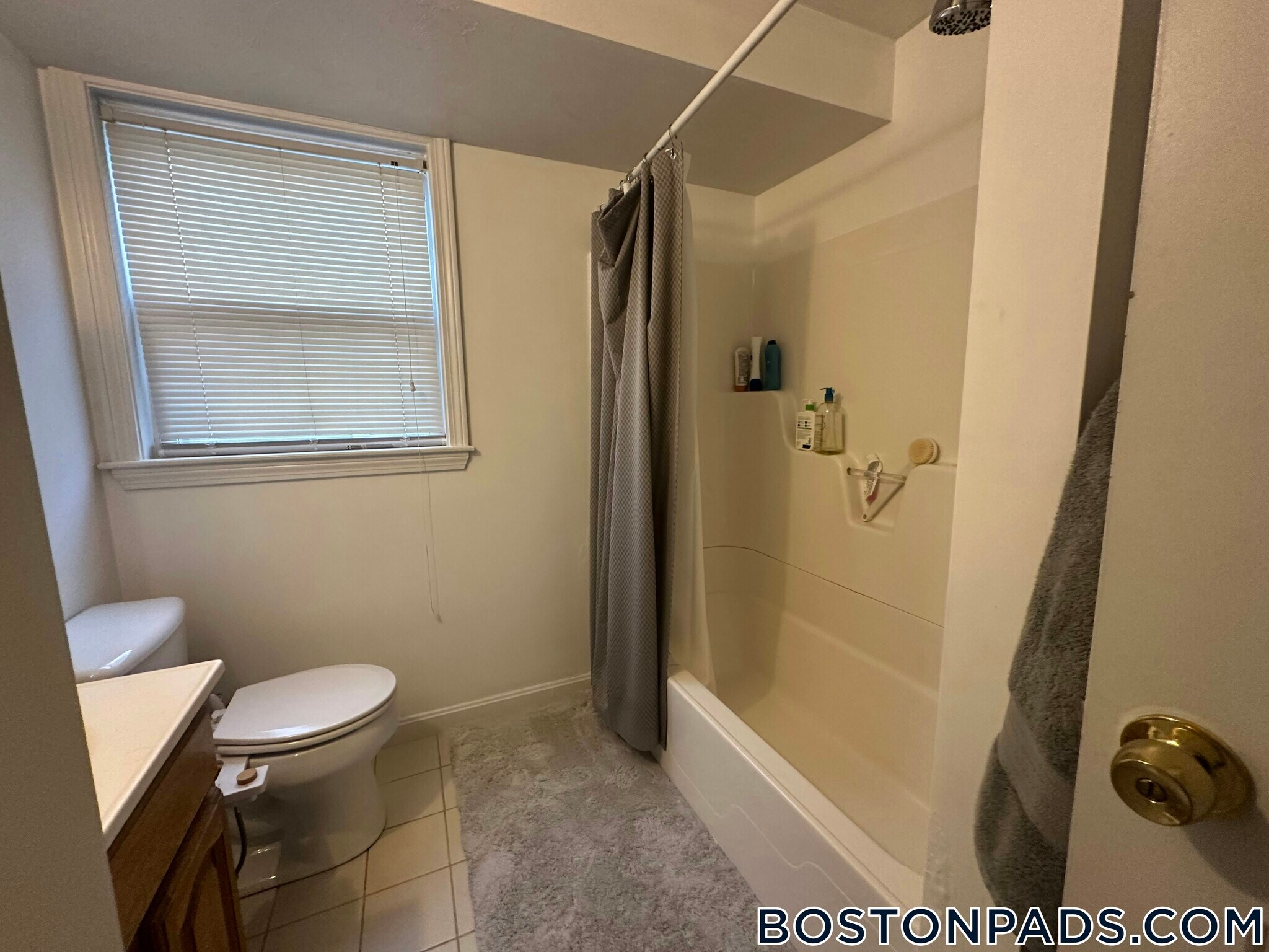 Building Photo - 174 Calumet St