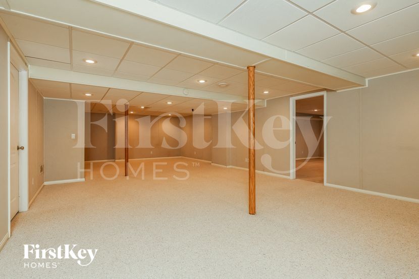 Building Photo - 160 Cambridge Dr