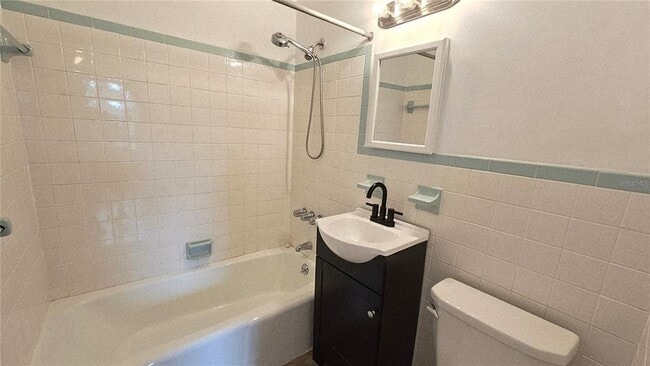 Building Photo - 283 Cocoanut Ave