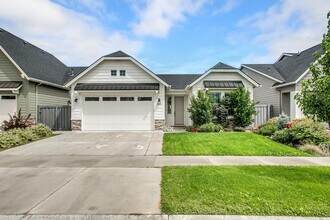 Building Photo - Meticulously Maintained Nampa Home!