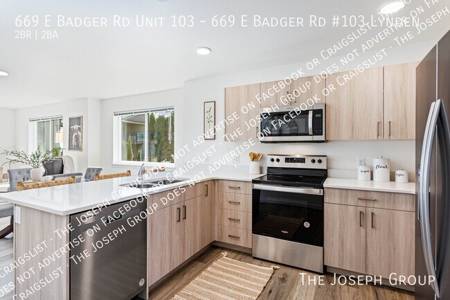 Building Photo - 669 E Badger Rd