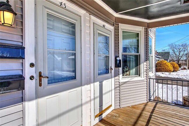 Building Photo - 45 Gordon St