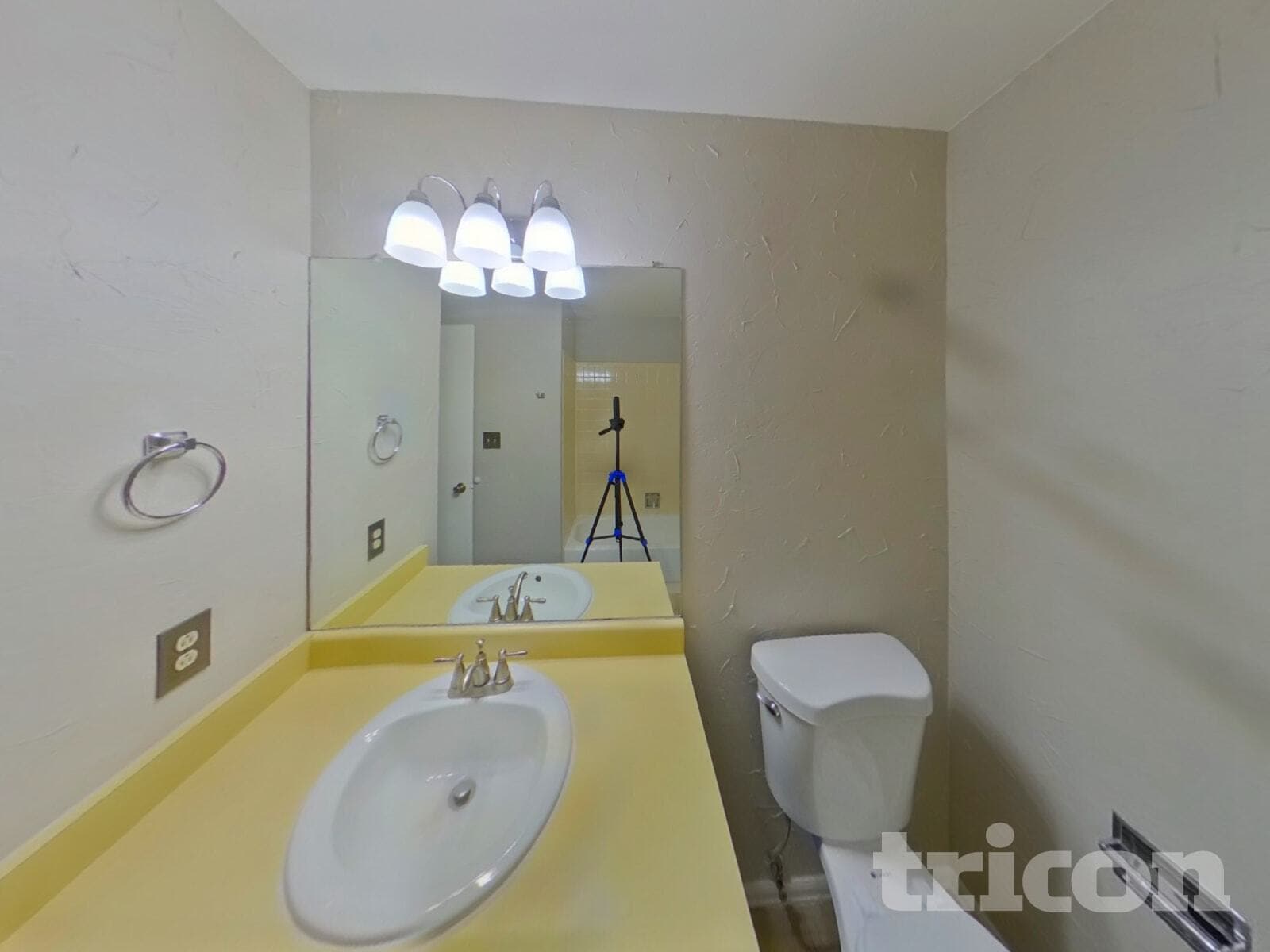 Building Photo - 5528 Old Farm Cir E