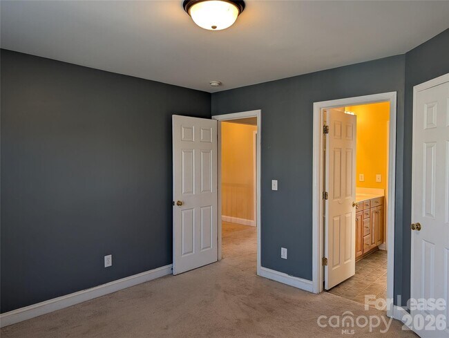 Building Photo - 217 Montibello Dr