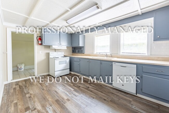 Building Photo - 1109 N Winstead Ave