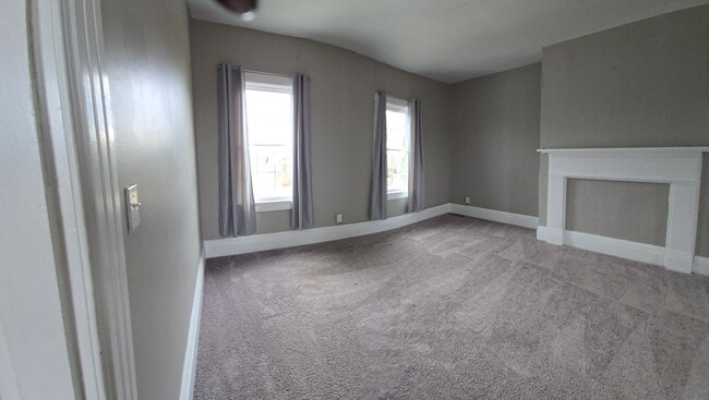 Building Photo - 2 Bedroom Farmhouse in Middletown