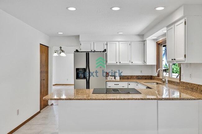 Building Photo - 3 BED & 2.5 BATH SINGLE FAMILY HOUSE FOR RENT