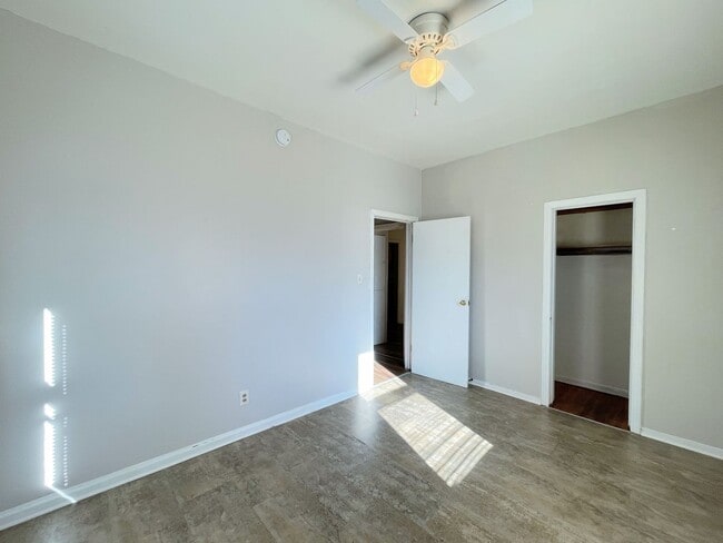 Building Photo - Two bedroom home