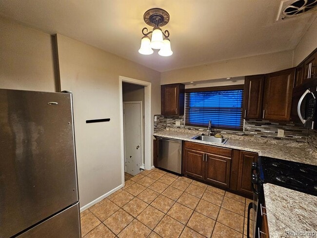 Building Photo - 1501 Silvery Ln