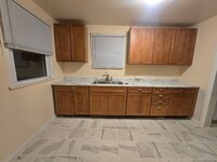 Building Photo - 3 Bedroom 2 Bath Single Family Home - Fran...