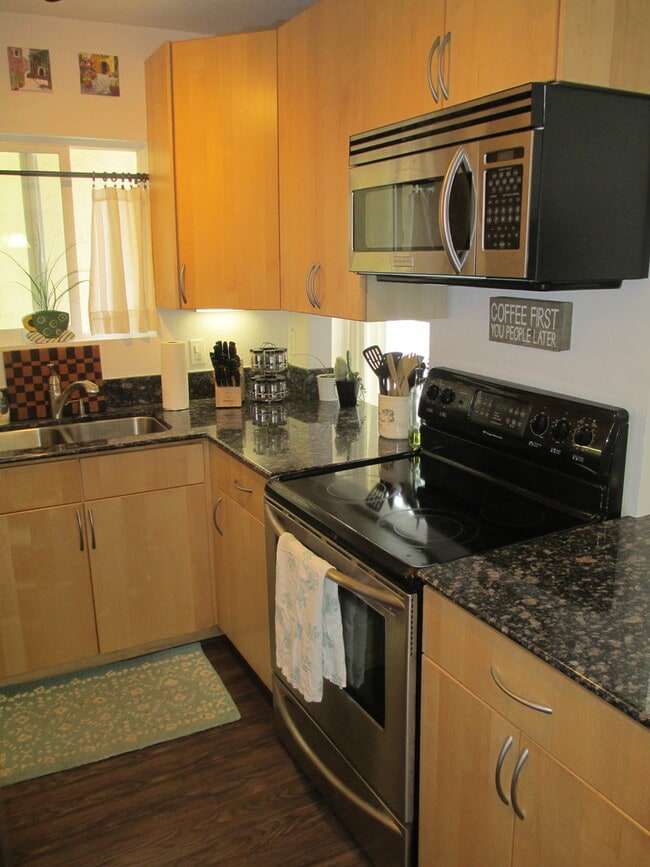 Building Photo - Upgraded 1 Bed 1 Bath Condo In North Park-...