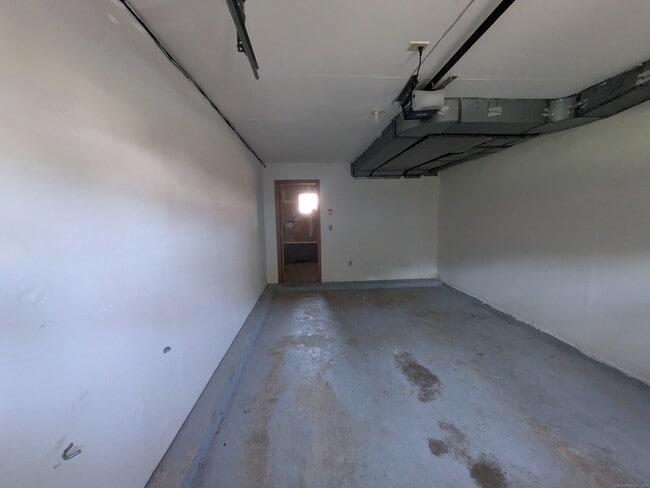 Building Photo - 998 Campbell Ave